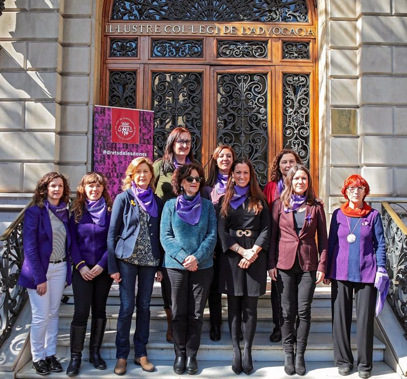 NOTA DE PREMA: La Comissió de Dones Advocades de l’ICAB reivindica el 'Dia Internacional de les Dones’ llegint un manifest de suport a la vaga general feminista com a eina per lluitar per la igualtat de drets i la no discriminació