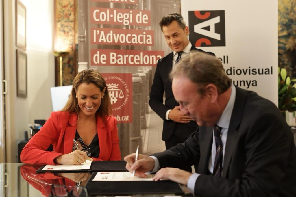 NOTA DE PREMSA: El CAC i el Col·legi de l’Advocacia de Barcelona signen un conveni per defensar els drets dels menors a Internet i a les xarxes socials